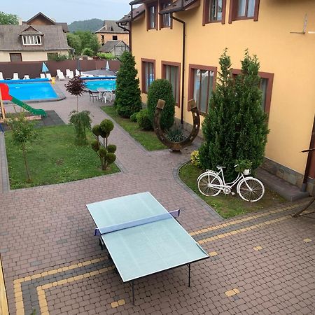 Sadyba Magnat Hotel Dilyatyn Esterno foto