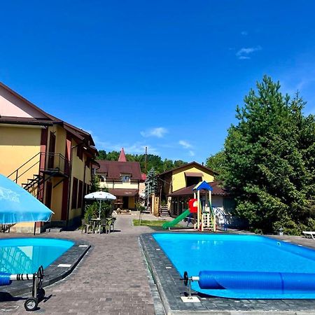 Sadyba Magnat Hotel Dilyatyn Esterno foto