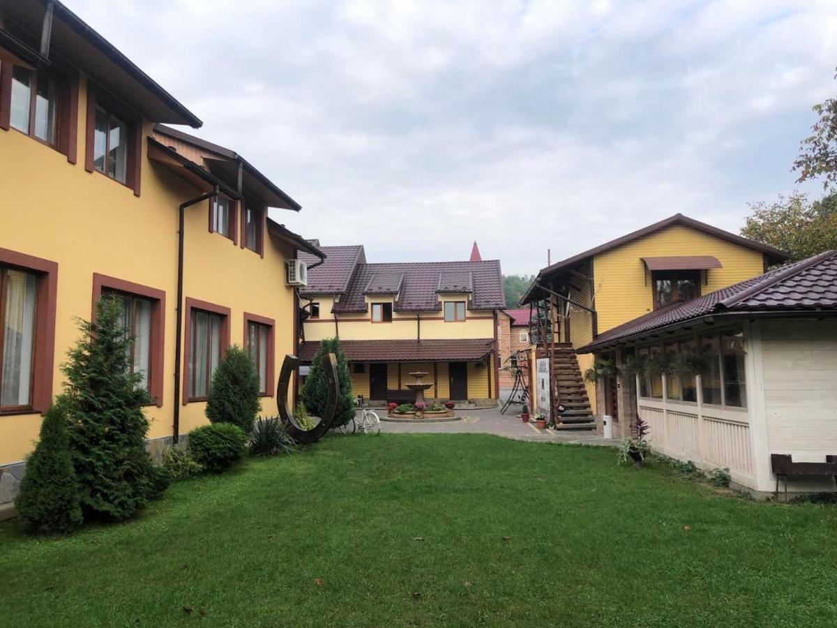 Sadyba Magnat Hotel Dilyatyn Esterno foto