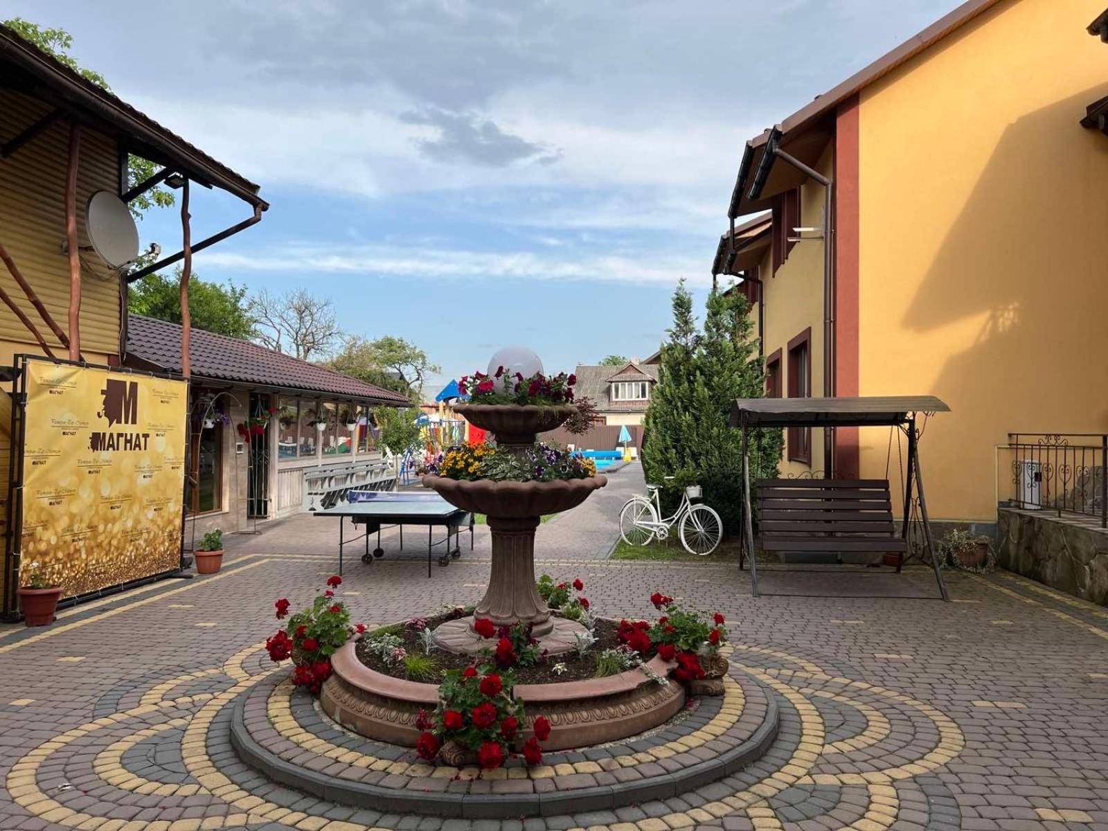 Sadyba Magnat Hotel Dilyatyn Esterno foto